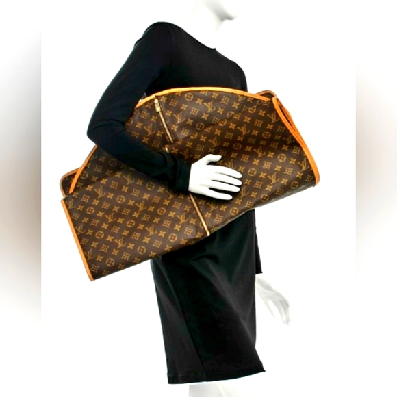 Louis Vuttion Monogram Garment Bag. Vintage Rare find! Stylish and Timeless. - Picture 3 of 14